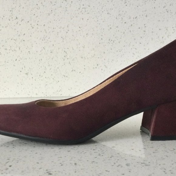 NATURALIZER 1.75" Suede Pump Size 6M - Picture 3 of 8